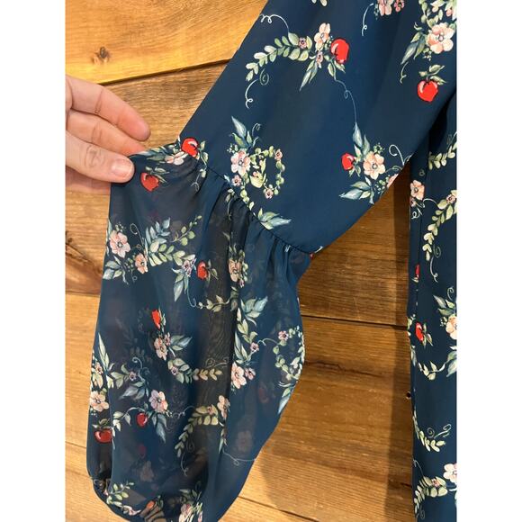 Disney Lauren Conrad Snow White Red Sequin Apple‎ Blue Blouse Woman’s Size S - Picture 3 of 8